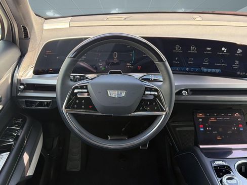 New 2026 Cadillac Vistiq Luxury AWD/4WD image 26