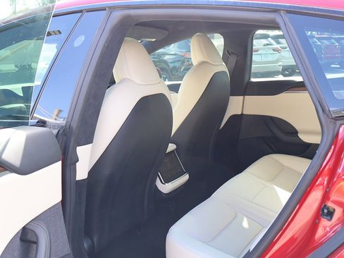 Used 2022 Tesla Model S image 37