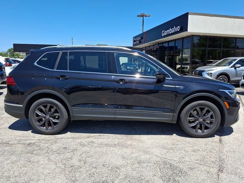 Used 2022 Volkswagen Tiguan SE AWD/4WD image 7