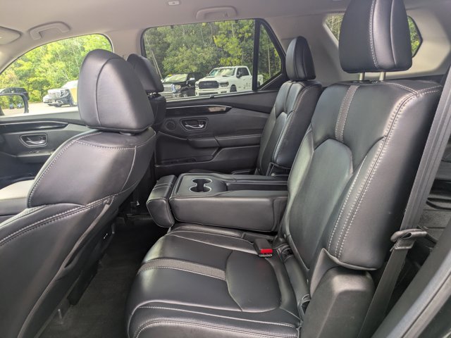 Used 2025 Honda Pilot EX-L image 17