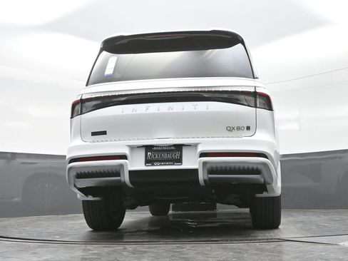 New 2026 INFINITI QX80 Luxe w/ Cargo Package image 27