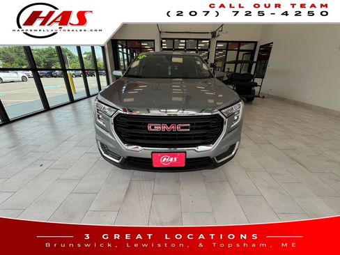 Used 2024 GMC Terrain SLE AWD/4WD image 9
