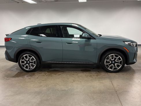 Certified 2025 BMW X2 xDrive28i AWD/4WD image 7