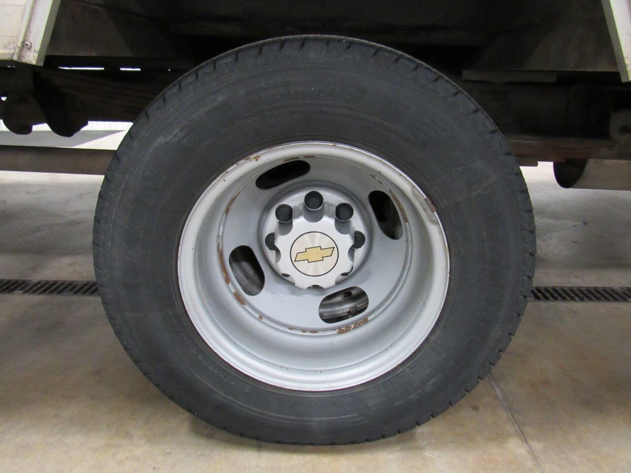 Used 2020 Chevrolet Express 3500 w/ Power Convenience Package RWD image 9