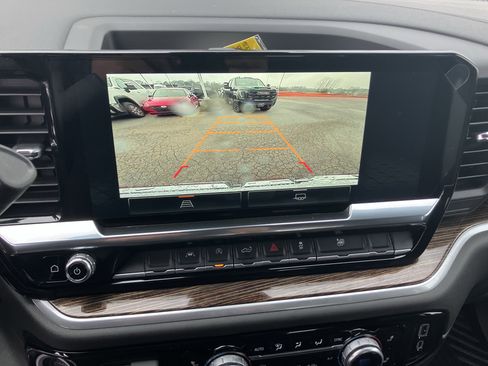 New 2026 GMC Sierra 1500 SLE image 23