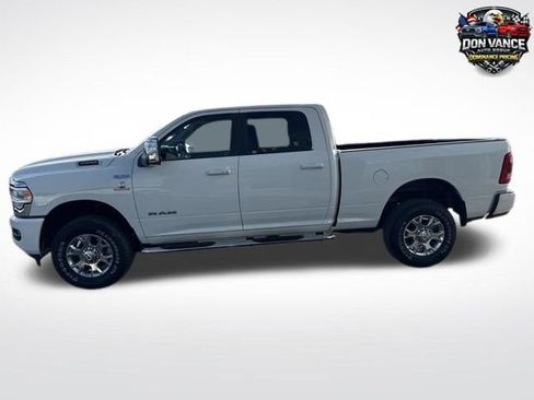 Used 2024 RAM 2500 Laramie AWD/4WD image 2