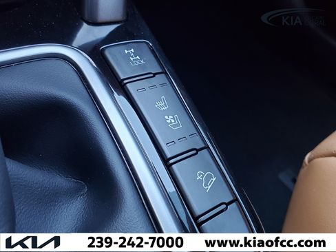 Used 2024 Kia Seltos SX w/ SX Sunroof Package image 28