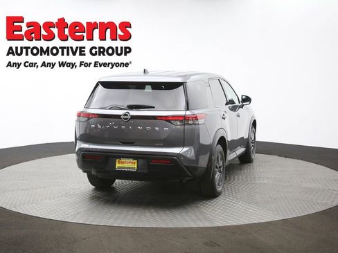 Used 2024 Nissan Pathfinder S image 38