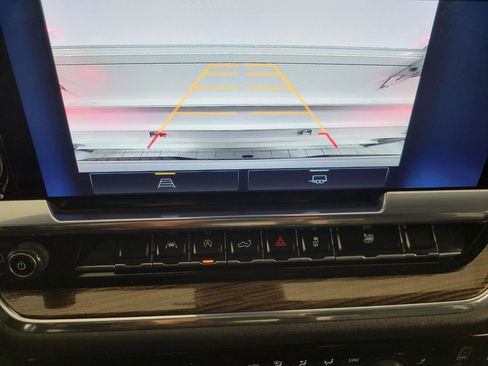 Used 2024 Chevrolet Silverado 1500 LT image 13