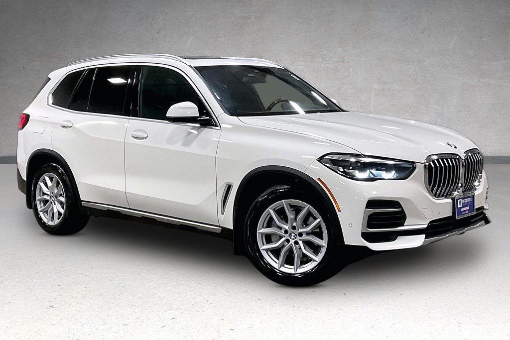 Used 2022 BMW X5 xDrive40i w/ Premium Package AWD/4WD image 3