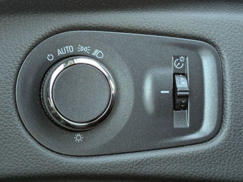 Certified 2015 Cadillac SRX Luxury w/ Driver Awareness Package image 25