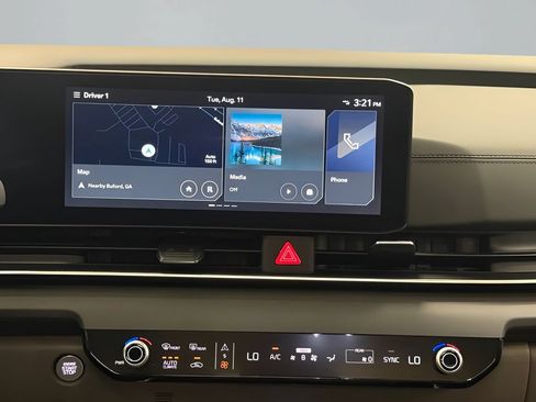 Used 2025 Kia Carnival SX FWD image 27