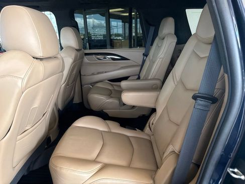 Used 2020 Cadillac Escalade Platinum AWD/4WD image 13