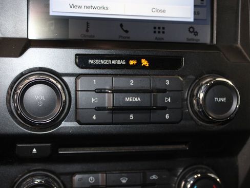 Used 2018 Ford F150 Lariat image 45