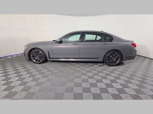 Used 2022 BMW 740i w/ M Sport Package RWD image 47