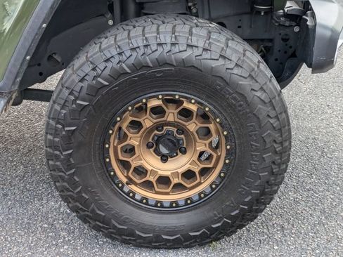 Used 2022 Jeep Wrangler Unlimited Sahara w/ LED Lighting Group AWD/4WD image 11