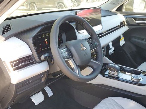 New 2026 Mitsubishi Outlander SEL FWD image 12