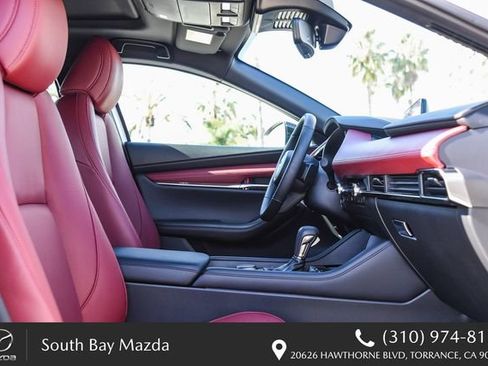 New 2026 MAZDA MAZDA3 Hatchback w/Premium Plus Pkg image 17