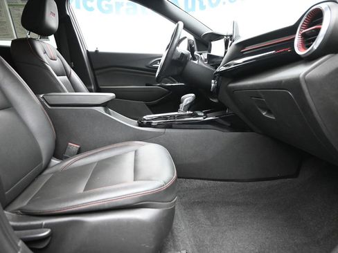 Used 2024 Chevrolet Trax RS w/ Sunroof Package image 7