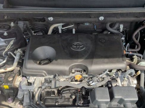 Used 2022 Toyota RAV4 XLE FWD image 30