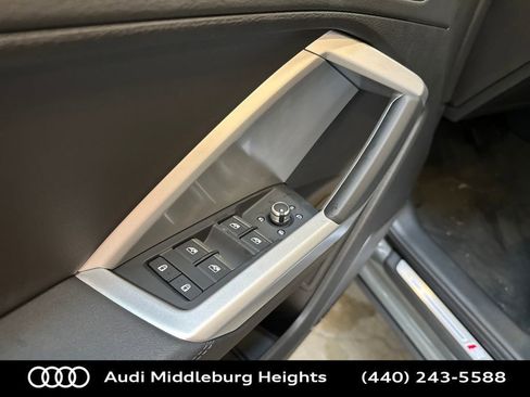 New 2025 Audi Q3 2.0T Premium image 12