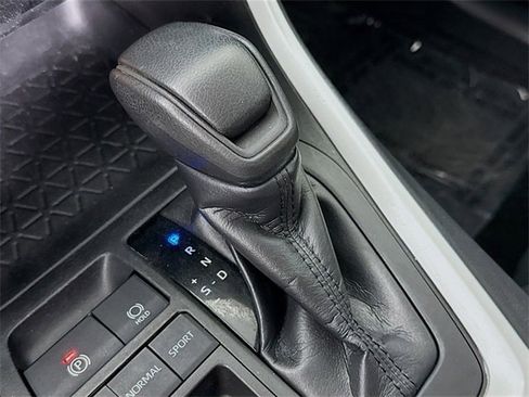 Certified 2019 Toyota RAV4 XLE w/ Convenience Package image 16