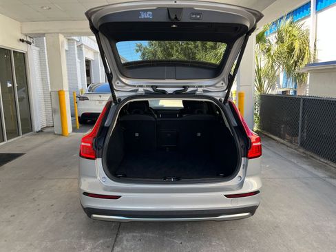 Used 2025 Volvo V60 B5 Cross Country Plus image 31