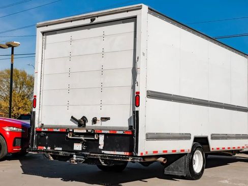 Used 2021 GMC Savana 3500 Extended w/ Power Convenience Package RWD image 11