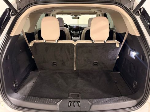 Used 2022 Ford Explorer Limited w/ Equipment Group 301A image 10