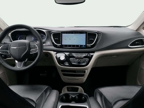 Used 2023 Chrysler Pacifica Touring-L FWD image 21