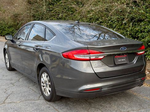 Used 2018 Ford Fusion S image 2