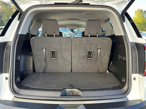 Used 2023 GMC Acadia SLE w/ Driver Convenience Package image 15