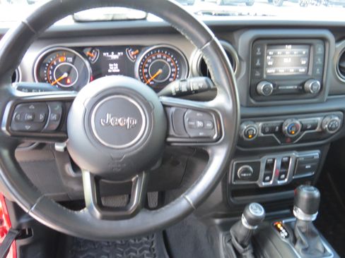 Used 2019 Jeep Wrangler Sport AWD/4WD image 14