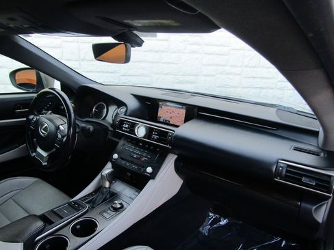 Used 2015 Lexus RC 350 w/ Luxury Package RWD image 11