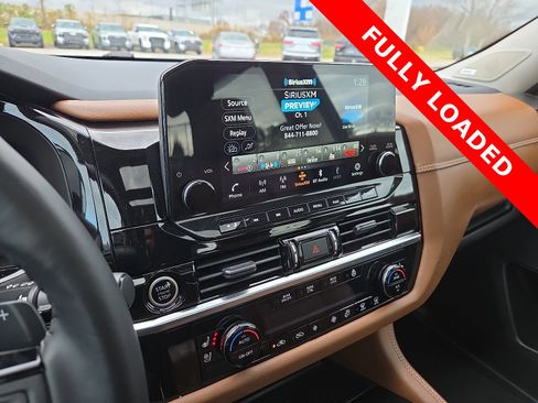 Used 2023 Nissan Pathfinder Platinum w/ Cargo Package image 17