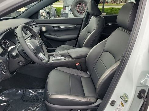New 2025 INFINITI QX55 Essential image 17