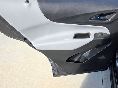 Used 2022 Chevrolet Equinox LS w/ LS Convenience Package image 21