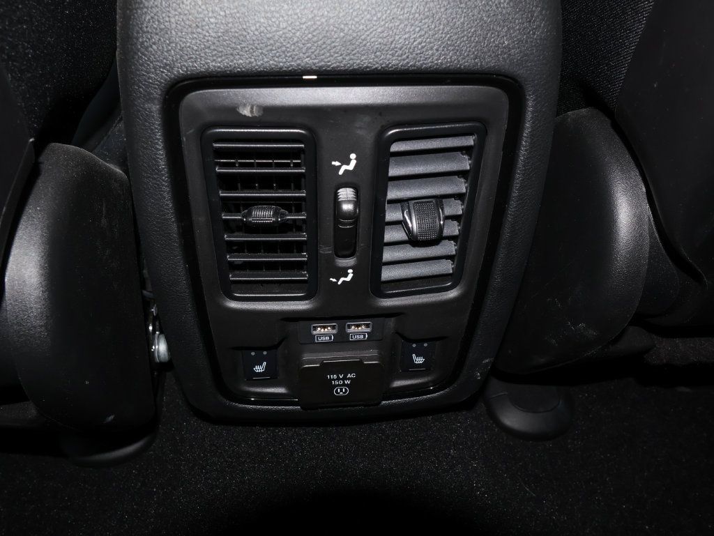 Used 2024 Dodge Durango R/T w/ Tow 'N Go Package AWD/4WD image 19