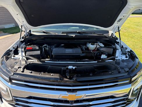 Used 2025 Chevrolet Tahoe LT AWD/4WD image 8
