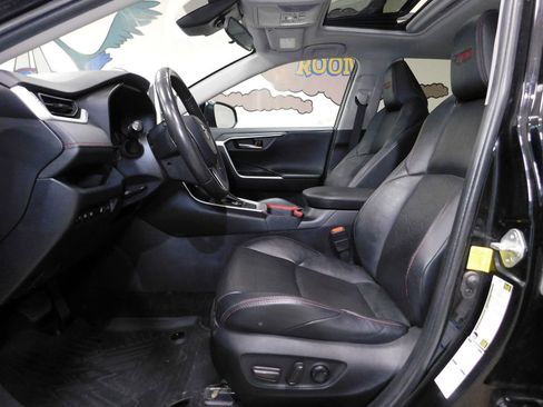 Used 2020 Toyota RAV4 TRD Off-Road w/ TRD Off-Road Weather Package AWD/4WD image 31