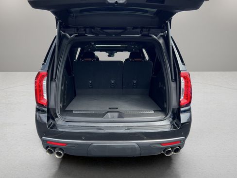 Used 2023 GMC Yukon XL Denali Ultimate image 8