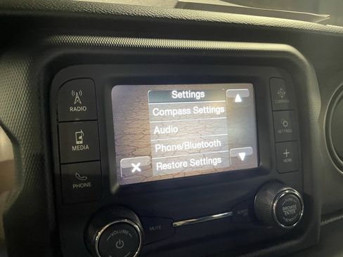 Used 2021 Jeep Wrangler Unlimited Sport image 39