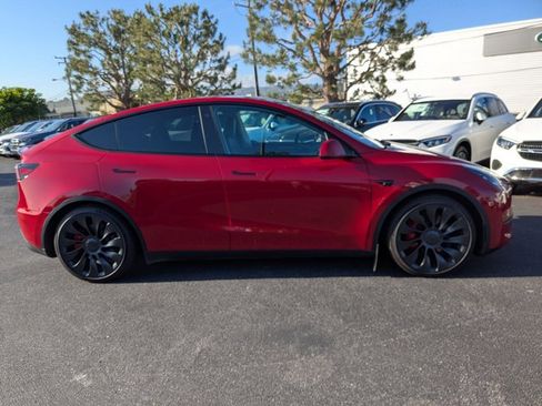 Used 2023 Tesla Model Y Performance image 4