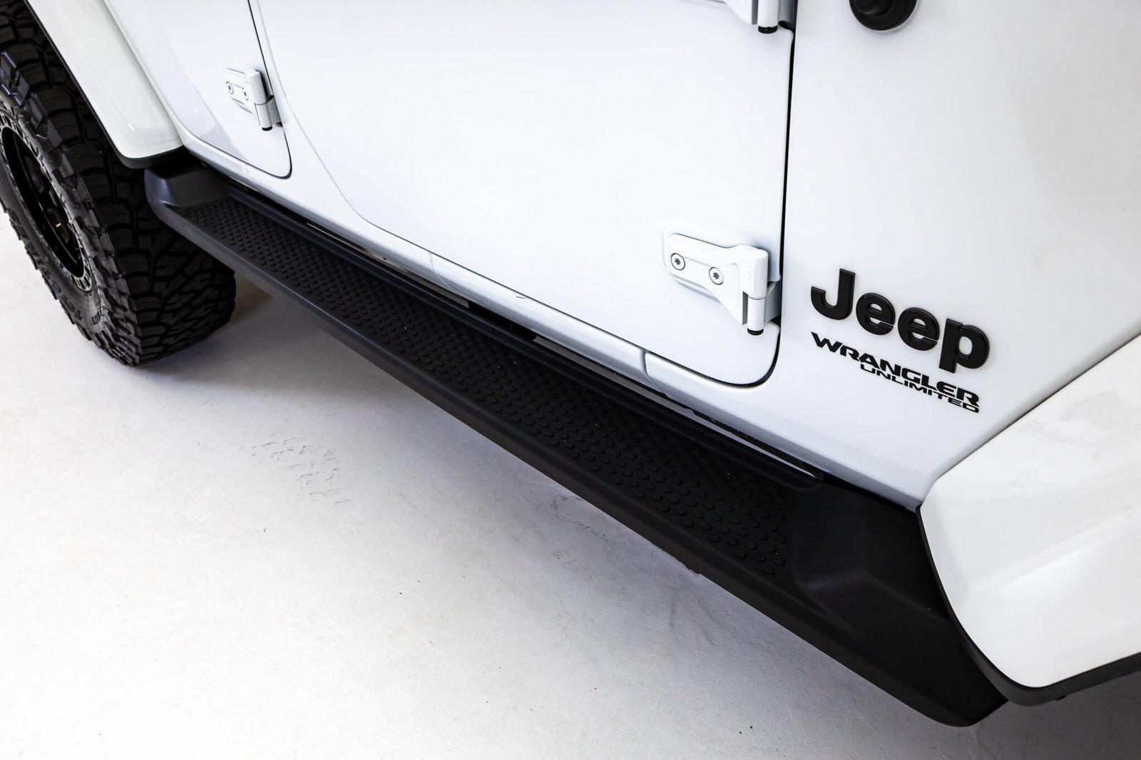 Used 2022 Jeep Wrangler Unlimited Sahara AWD/4WD image 13