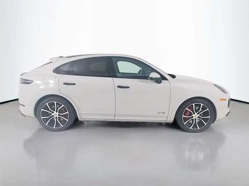 Used 2023 Porsche Cayenne GTS AWD/4WD image 27