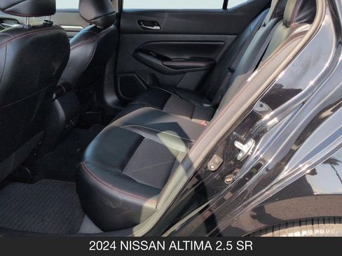 Used 2024 Nissan Altima 2.5 SR FWD image 16