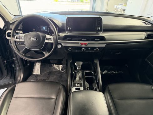 Used 2021 Kia Telluride LX AWD/4WD image 11