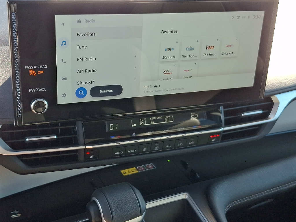 Certified 2026 Toyota Sienna XLE FWD image 25