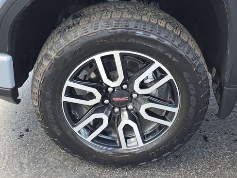 Used 2025 GMC Sierra 1500 AT4 w/ AT4 Premium Package AWD/4WD image 35