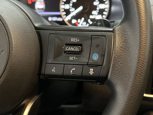 Used 2024 Nissan Rogue SV image 29